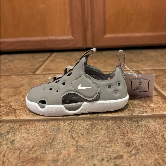 Nike Other - NWT Nike Sunray Protect 4 toddler shoes sz 6C